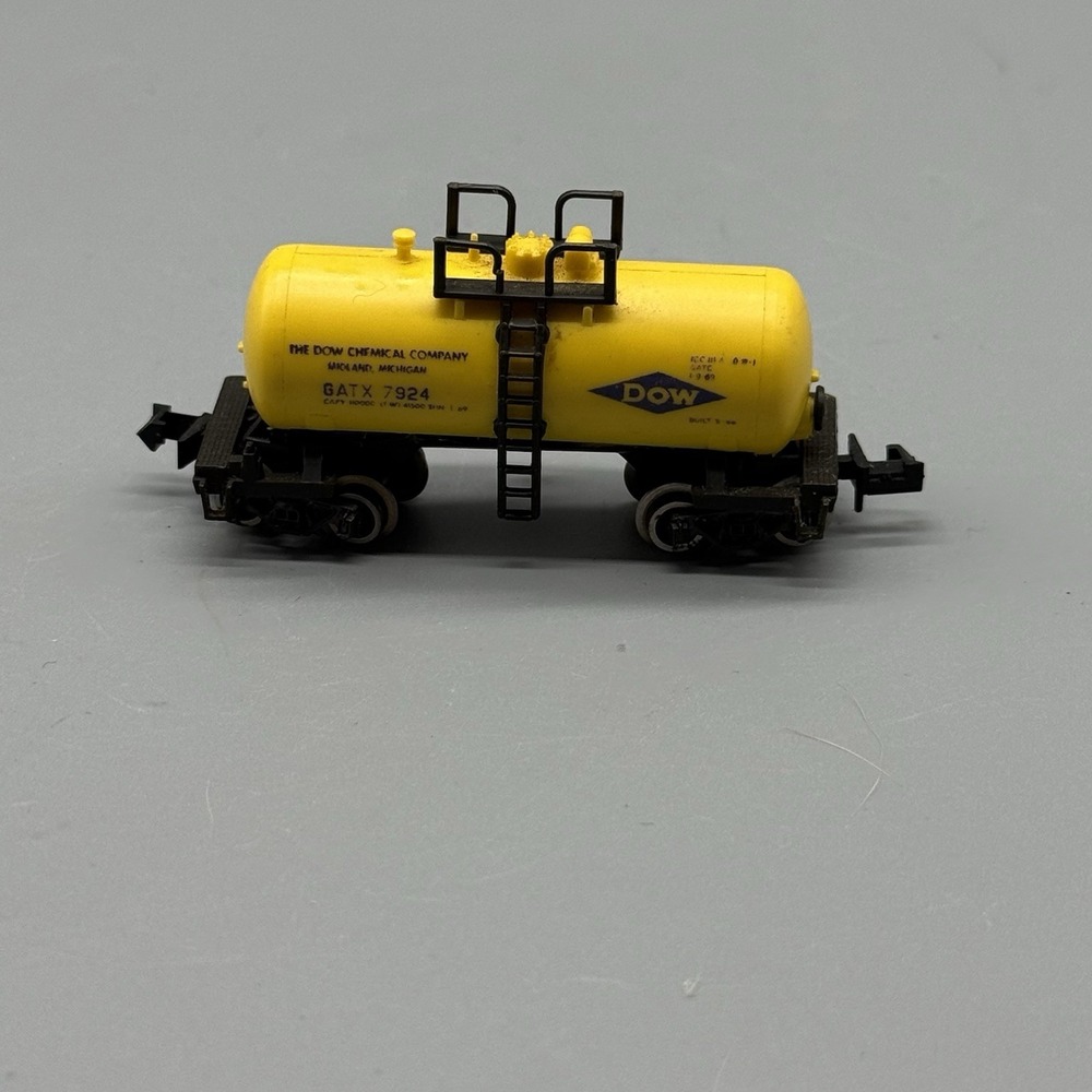 Atlas N Scale  Dow Shorty Beer Can Tank Car GATX 7924 Knuckle Couplers